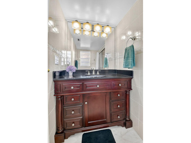 This seller is packed and ready to head up North. Step into this - photo 29
