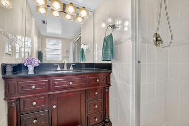 This seller is packed and ready to head up North. Step into this - photo 30