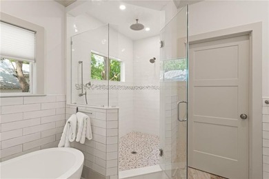 Stunning New Construction Beach Cottage Just Steps from the - photo 35