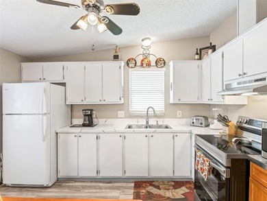 Charming FURNISHED home located in the beautiful Orange Blossom - photo 7