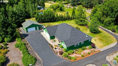OPEN SUNDAY JULY 26th FROM 12pm - 2pm.Country living meets - photo 41