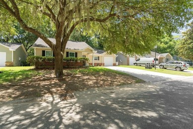 Welcome to this charming 4-bedroom, 2-bath home in the - photo 4
