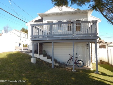 Looking for a move in ready home? This is the one for you. Home