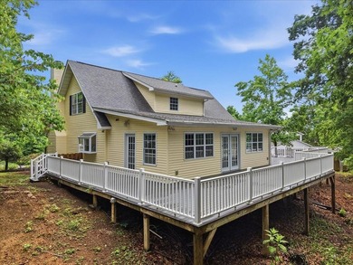 Welcome home to 256 Cedarwood Drive, a remarkable Sevierville - photo 2