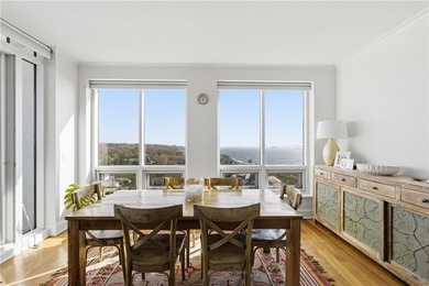 Set high above the shoreline in the prestigious Carnegie Tower - photo 1