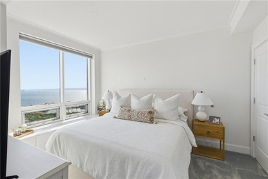Set high above the shoreline in the prestigious Carnegie Tower - photo 2