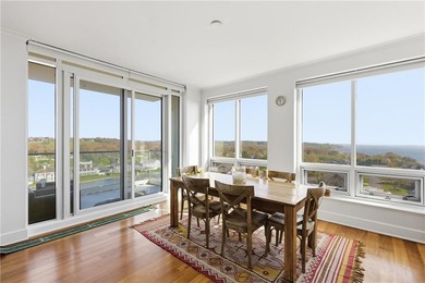 Set high above the shoreline in the prestigious Carnegie Tower - photo 4