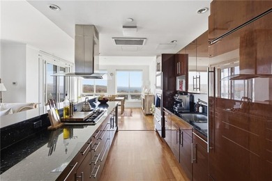 Set high above the shoreline in the prestigious Carnegie Tower - photo 9