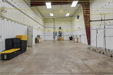Exceptional opportunity to acquire a fully equipped - photo 9