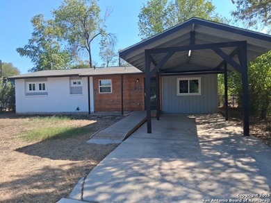 *The charming single residence in the zipcode 78221 offers