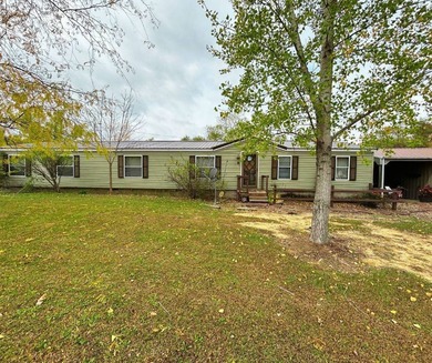 (private lake, pond, creek) Home For Sale in Fairfield Illinois