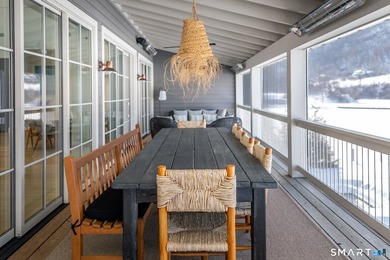 Refined Luxury. Rare Direct Lakefront Home within the Coveted - photo 13