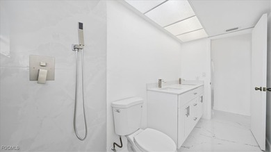 LIKE New Construction but cheaper, Modern Pool And Gulf Accesses - photo 15