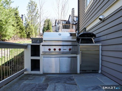 Refined Luxury. Rare Direct Lakefront Home within the Coveted - photo 27