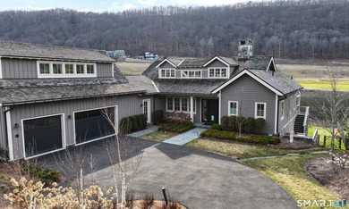 Refined Luxury. Rare Direct Lakefront Home within the Coveted - photo 28