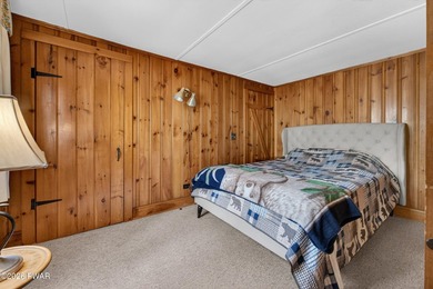 LAKEFRONT CHALET WITH A PRIVATE DOCK LOCATED IN A STR FRIENDLY - photo 28