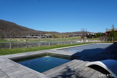 Refined Luxury. Rare Direct Lakefront Home within the Coveted - photo 30