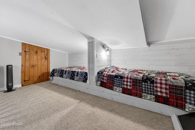 LAKEFRONT CHALET WITH A PRIVATE DOCK LOCATED IN A STR FRIENDLY - photo 32