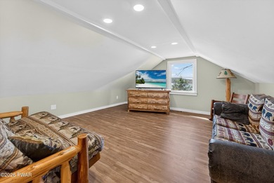 LAKEFRONT CHALET WITH A PRIVATE DOCK LOCATED IN A STR FRIENDLY - photo 36
