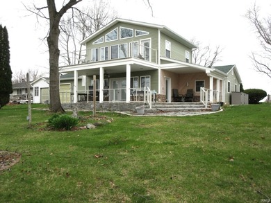 Take another look! Updated photos showcase this home and views - photo 1