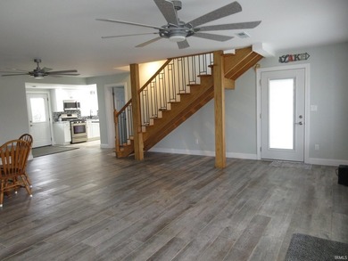 Take another look! Updated photos showcase this home and views - photo 10