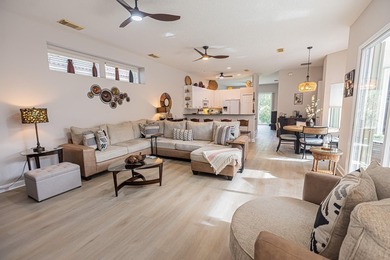 Experience the perfect blend of privacy and style in this - photo 4