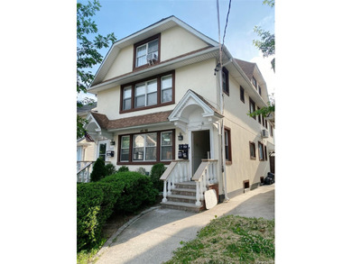 Rare 4Family Property in Flushing Prime Location with Oversized - photo 2