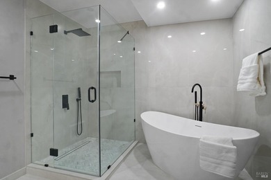 Perched in the coveted Oakland Hills, this stunning contemporary - photo 12