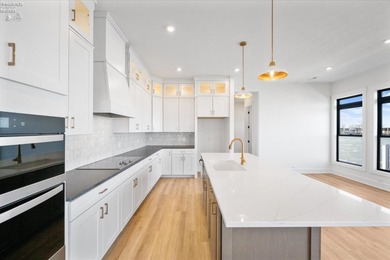 Seller's MOTIVATED, bring your offers! Welcome to this stunning - photo 13