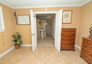 Spacious 3 bedroom 2 bath home in desirable Croissant Park - photo 17