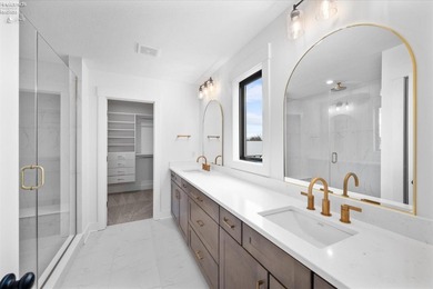 Seller's MOTIVATED, bring your offers! Welcome to this stunning - photo 25