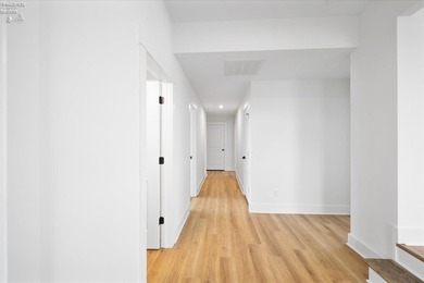 Seller's MOTIVATED, bring your offers! Welcome to this stunning - photo 33