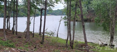 Waterfront homesite located in the gated Lakeside Reserve - photo 9