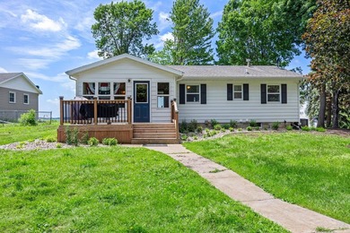 Experience lake life at its best on beautiful Sauk Lake! This - photo 1