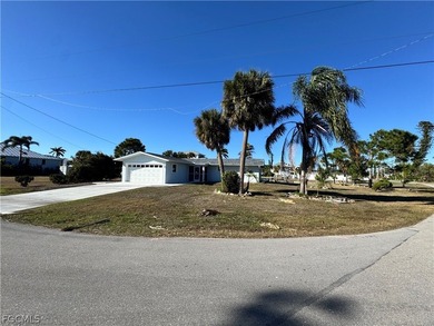 Pirate Harbor ! Beautifully remodeled 3-bedroom, 2-bath - photo 3
