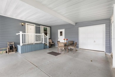 2/2 Manufactured home on a corner lot in the Village of Silver - photo 4