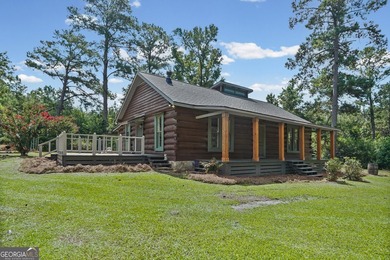 * 3BR / 2BA 1,635-SF Log Cabin built in 1992 and totally - photo 4