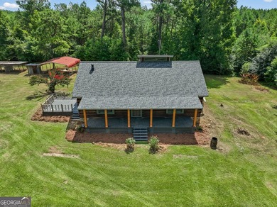 * 3BR / 2BA 1,635-SF Log Cabin built in 1992 and totally - photo 6