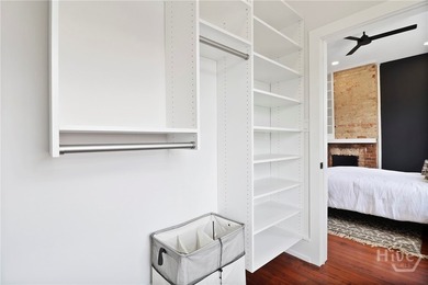 EXECUTIVE RENTAL! SOLD FULLY FURNISHED! Why rent when you can - photo 17