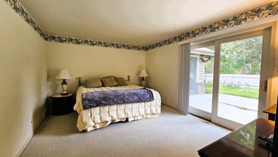 Well-maintained, handicap-accessible condo featuring 2 bedrooms - photo 17