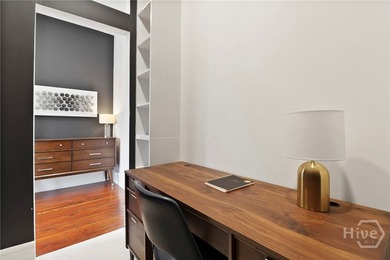 EXECUTIVE RENTAL! SOLD FULLY FURNISHED! Why rent when you can - photo 19