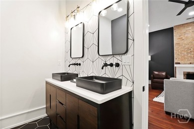 EXECUTIVE RENTAL! SOLD FULLY FURNISHED! Why rent when you can - photo 22
