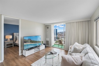 High Floor Corner end unit! This unique 1 bedroom and one - photo 4