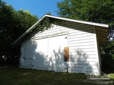 This lot has 100ft frontage on beverly parkway, 298ft on cary - photo 2