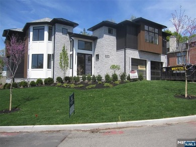 NEW CONSTRUCTION MODERN STYLE. OVER 6500 SQ.FT.OPEN FLOOR PLAN - photo 2