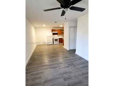 Investor Opportunity ! Spacious Duplex in the heart of Miami's - photo 4