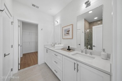 Experience coastal luxury in this stunning 3-bedroom residence - photo 13
