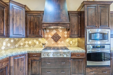 Exceptional luxury estate located in the prestigious gated - photo 16