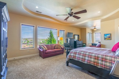 Exceptional luxury estate located in the prestigious gated - photo 19