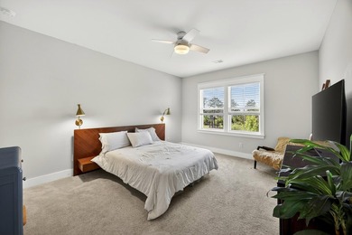 Luxury meets convenience in the sought-after marsh front - photo 20